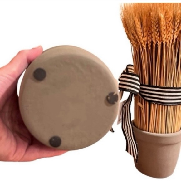 NWT- Bundle of Wheat in Ceramic 
Container with Decorative Ribbon. - Picture 6 of 6